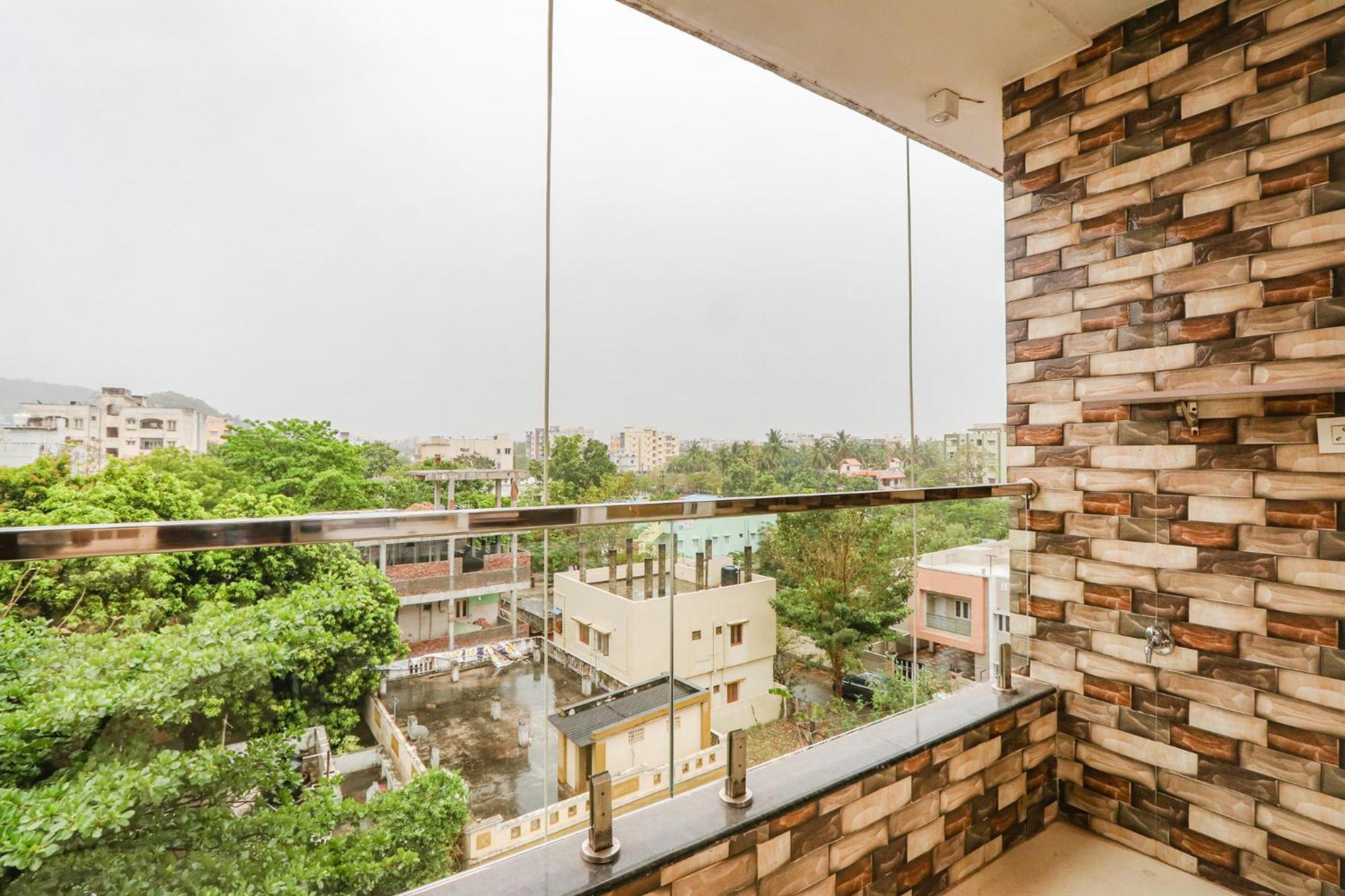 Fabhotel The Sunrise Inn - Nr Gayatri Vidya Parishad College Of Engineering Visakhapatnam Exterior photo